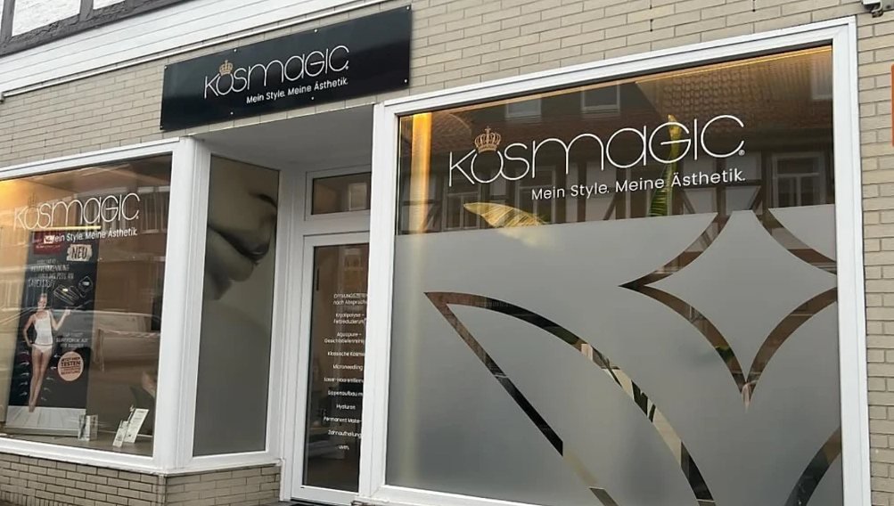 Schaufenster des Kosmetikstudios Kosmagic in Wolfsburg