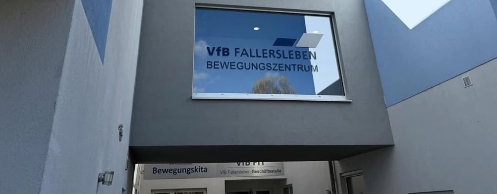 Bewegungszentrum des VfB Fallersleben mit großem Fenster